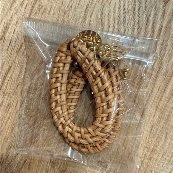 Assorted Earring Collection - Picture 3 of 14